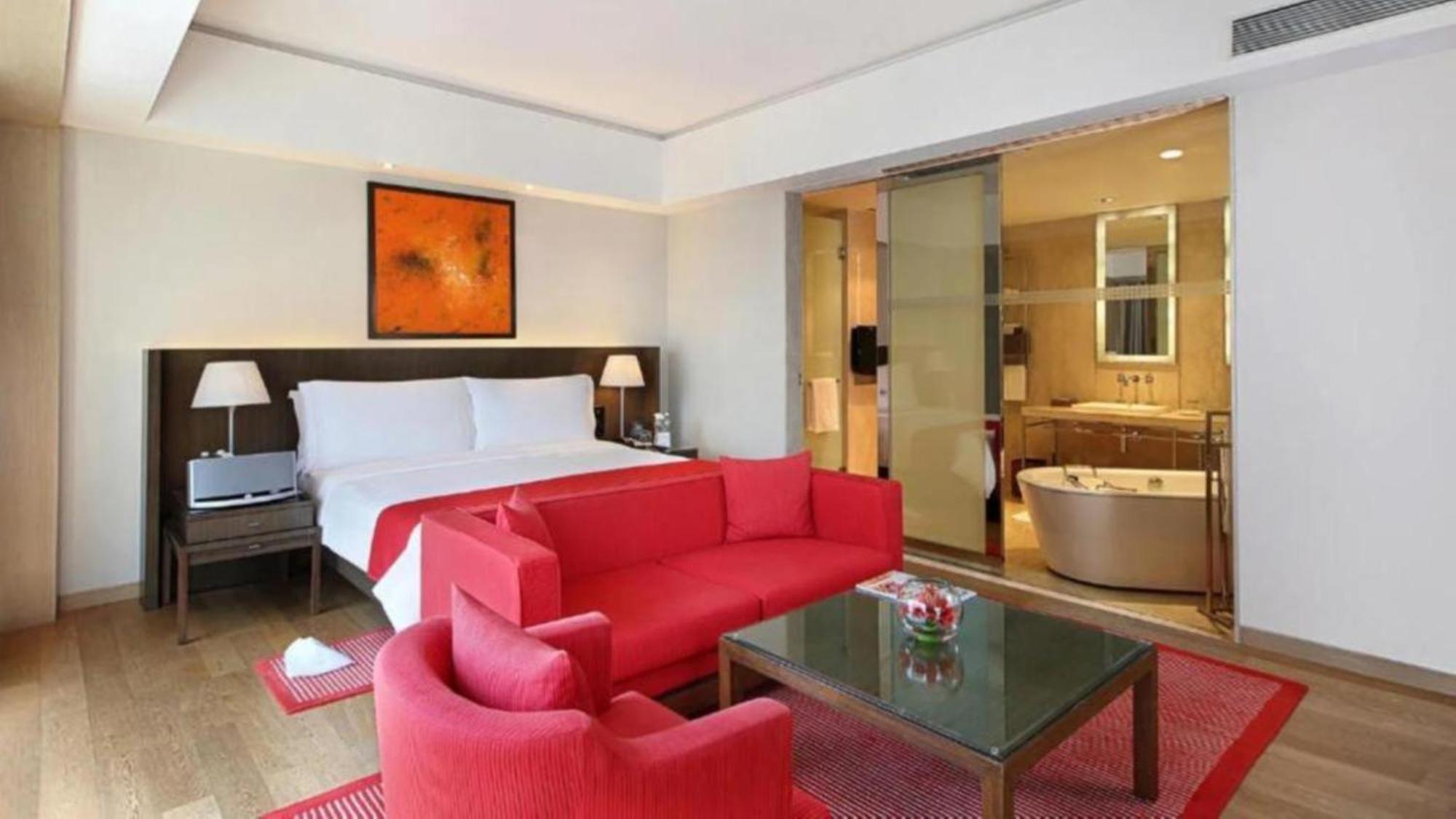 Hotel Seven Inn Near Delhi Airport New Delhi Exterior photo
